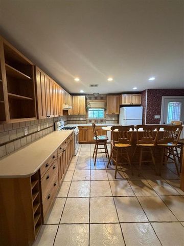5425 8th Avenue, Lake Charles, LA 70607