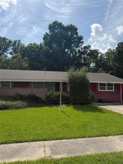 5425 8th Avenue, Lake Charles, LA 70607