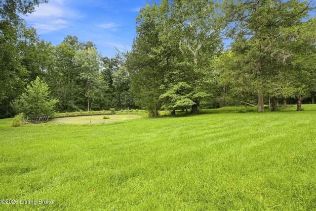 1802 Ironwood Rd, La Grange, KY 40031