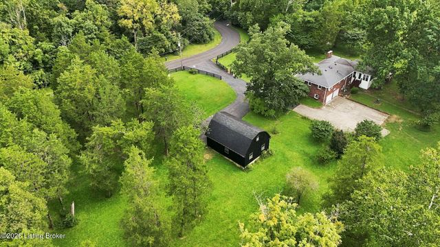 1802 Ironwood Rd, La Grange, KY 40031