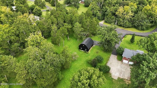 1802 Ironwood Rd, La Grange, KY 40031