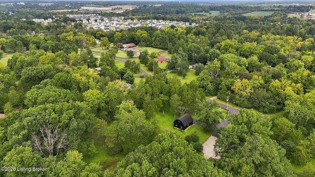1802 Ironwood Rd, La Grange, KY 40031