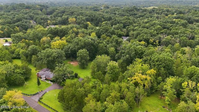 1802 Ironwood Rd, La Grange, KY 40031