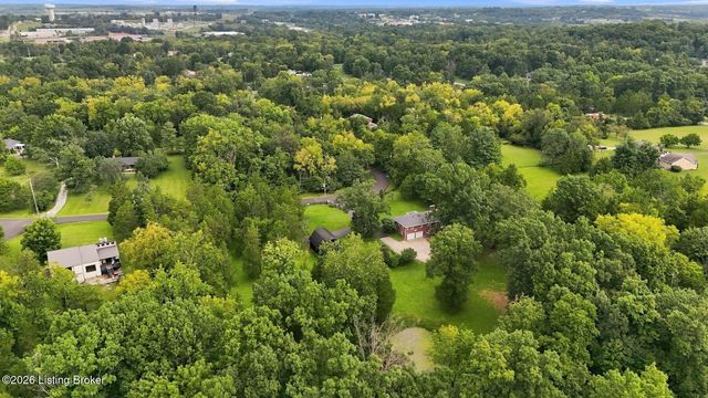 1802 Ironwood Rd, La Grange, KY 40031