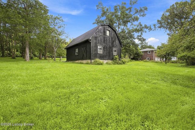 1802 Ironwood Rd, La Grange, KY 40031