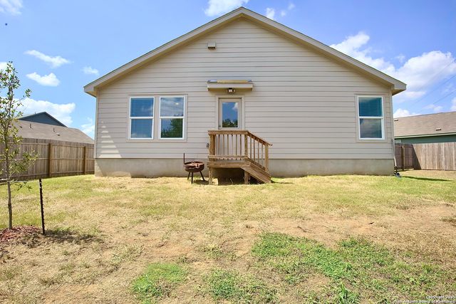 100 Wood Moss, Floresville, TX 78114