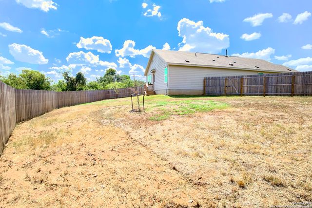 100 Wood Moss, Floresville, TX 78114