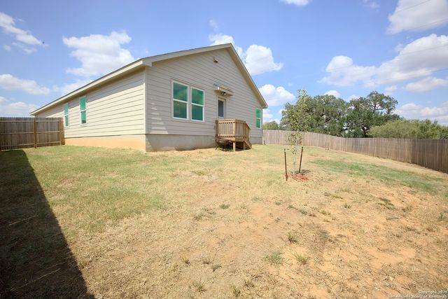 100 Wood Moss, Floresville, TX 78114