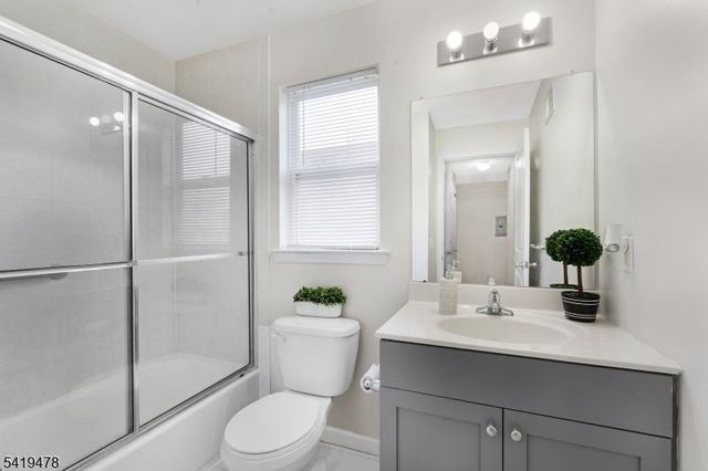 117 Stiles St, Elizabeth City, NJ 07208