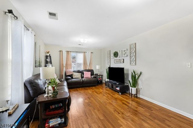 117 Stiles St, Elizabeth City, NJ 07208