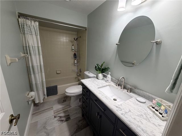 5883 Sand Oak DR, Fort Myers, FL 33919