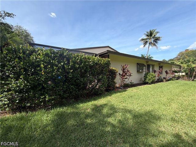 5883 Sand Oak DR, Fort Myers, FL 33919