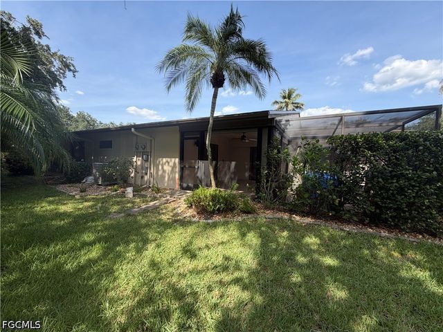 5883 Sand Oak DR, Fort Myers, FL 33919
