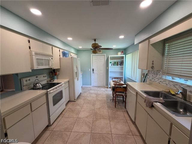 5883 Sand Oak DR, Fort Myers, FL 33919