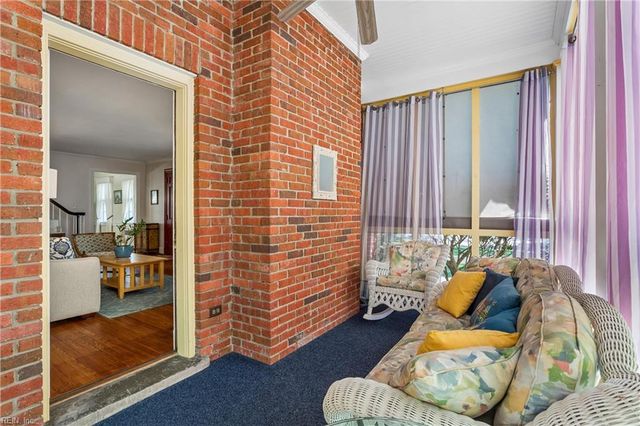 31 Stratford RD, Newport News, VA 23601