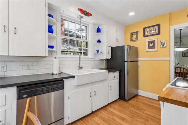 31 Stratford RD, Newport News, VA 23601
