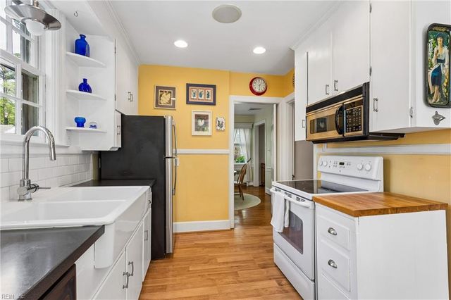 31 Stratford RD, Newport News, VA 23601