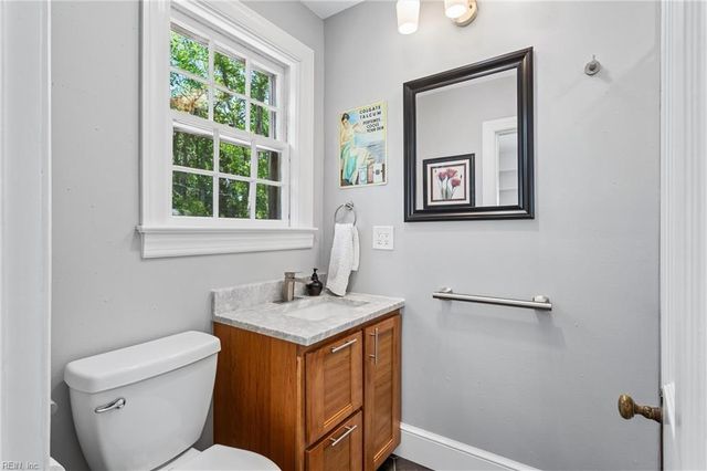 31 Stratford RD, Newport News, VA 23601