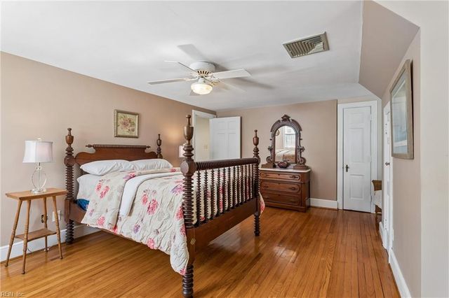 31 Stratford RD, Newport News, VA 23601