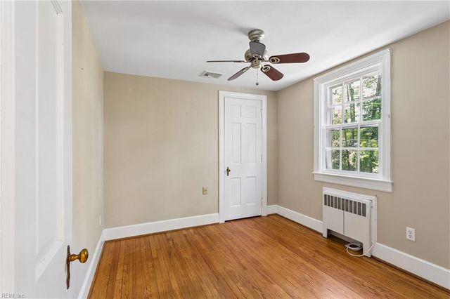 31 Stratford RD, Newport News, VA 23601
