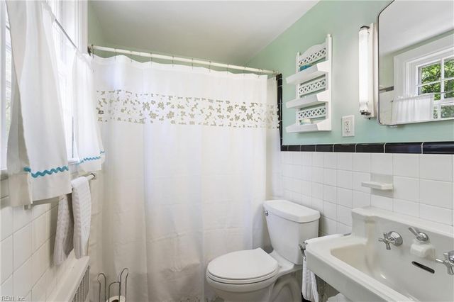 31 Stratford RD, Newport News, VA 23601
