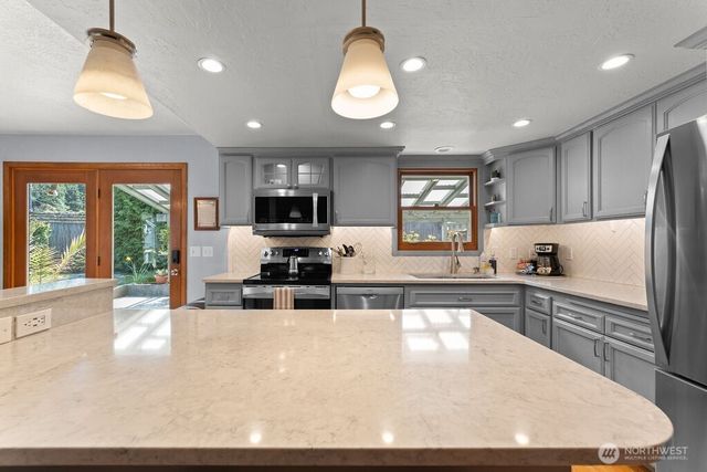 510 W 16th Street, Port Angeles, WA 98362