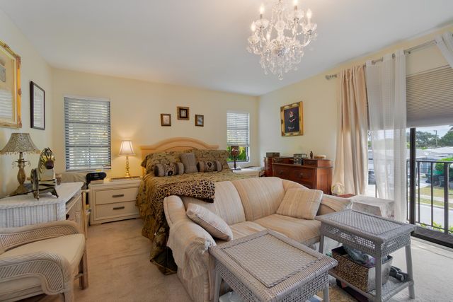 1827 N Palmway, Lake Worth Beach, FL 33460