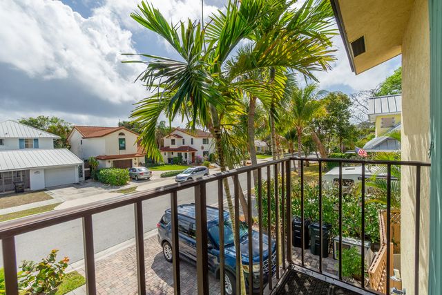 1827 N Palmway, Lake Worth Beach, FL 33460