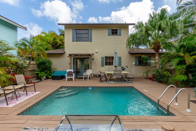 1827 N Palmway, Lake Worth Beach, FL 33460