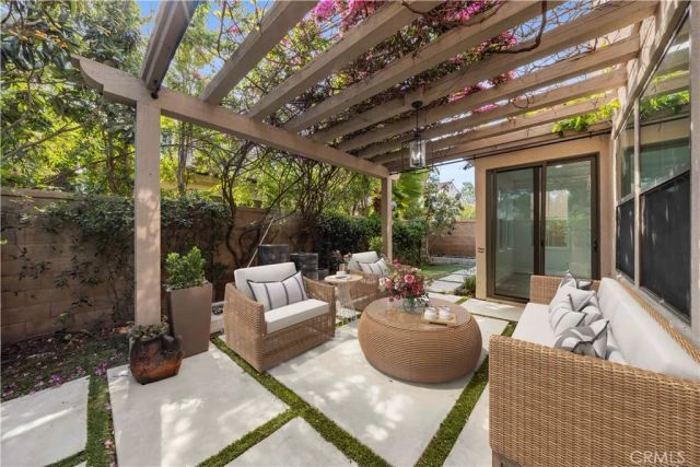 83 Waterleaf, Irvine, CA 92620