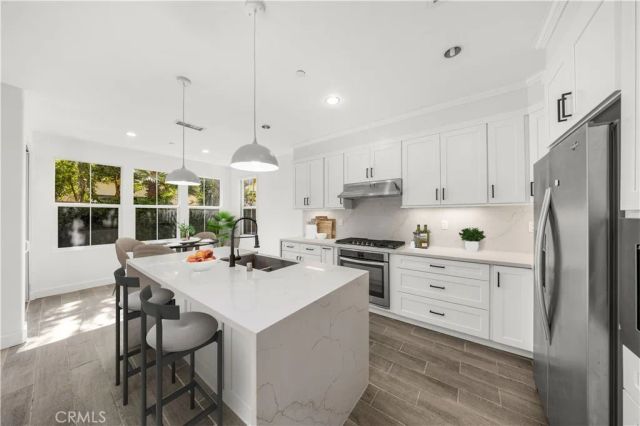 83 Waterleaf, Irvine, CA 92620