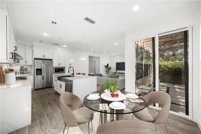 83 Waterleaf, Irvine, CA 92620