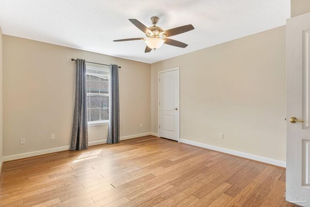 7378 Peterson Ln, Pensacola, FL 32506