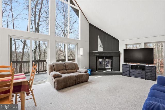 904 WALDEN RD, Hedgesville, WV 25427