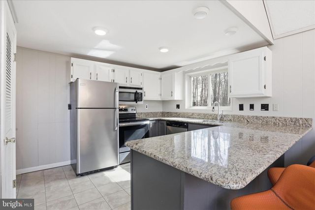 904 WALDEN RD, Hedgesville, WV 25427