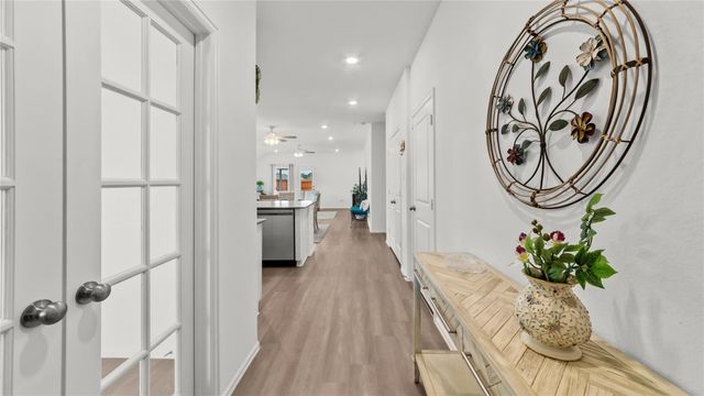 303 Stablebrook Street, Magnolia, TX 77354