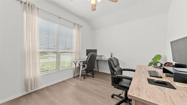 303 Stablebrook Street, Magnolia, TX 77354