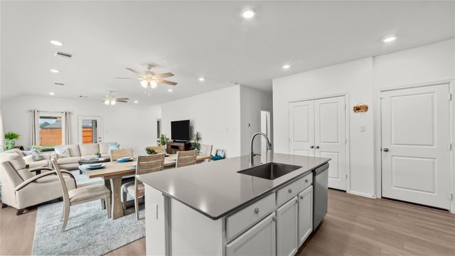 303 Stablebrook Street, Magnolia, TX 77354