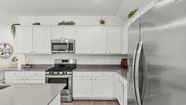 303 Stablebrook Street, Magnolia, TX 77354