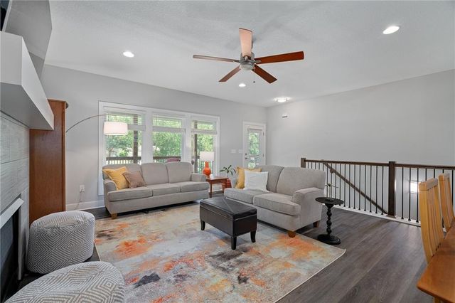 8462 Peoria Street, De Soto, KS 66018