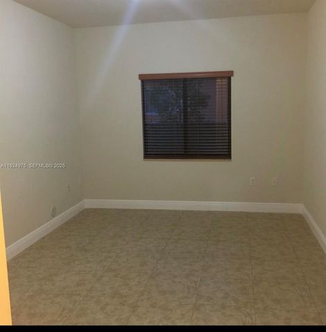 41 W 14th St 1, Hialeah, FL 33010