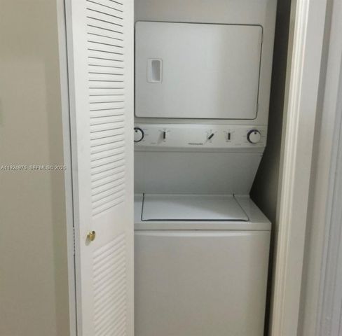 41 W 14th St 1, Hialeah, FL 33010