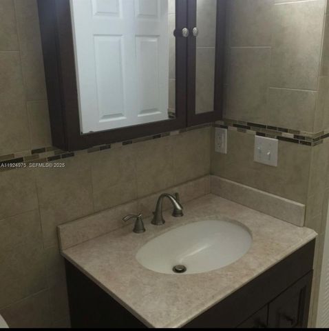 41 W 14th St 1, Hialeah, FL 33010