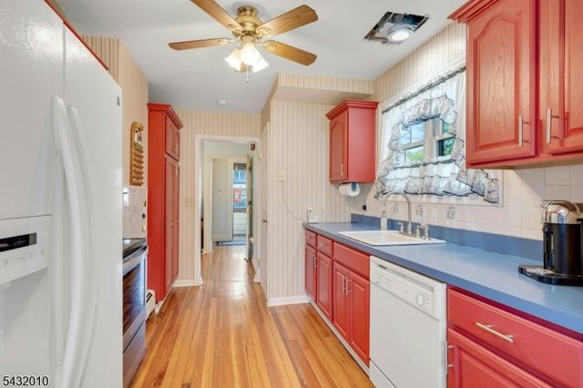 52 Terrace Ave, Rochelle Park Twp., NJ 07662