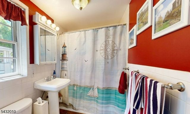 52 Terrace Ave, Rochelle Park Twp., NJ 07662