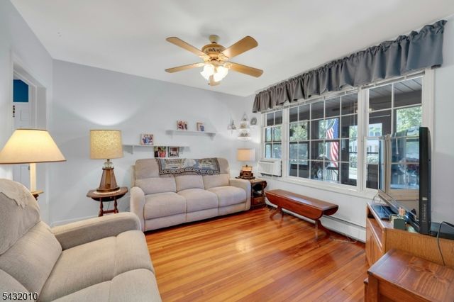 52 Terrace Ave, Rochelle Park Twp., NJ 07662