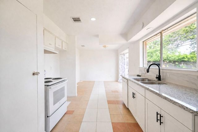 10930 W Bellfort Avenue, Houston, TX 77099