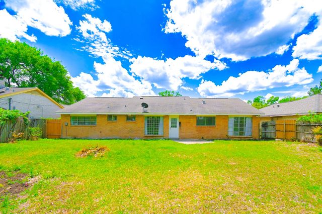 10930 W Bellfort Avenue, Houston, TX 77099