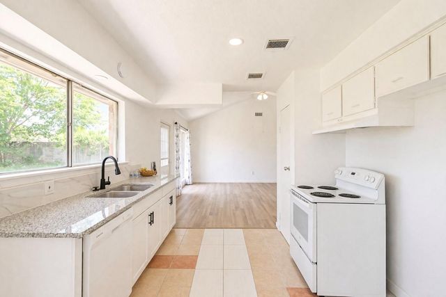 10930 W Bellfort Avenue, Houston, TX 77099