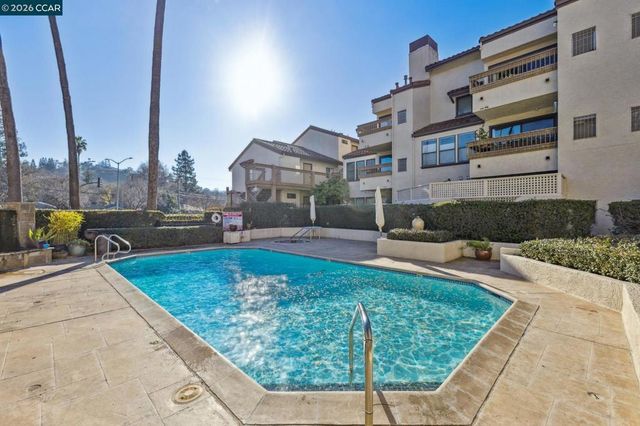 1632 S Villa Way, Walnut Creek, CA 94595